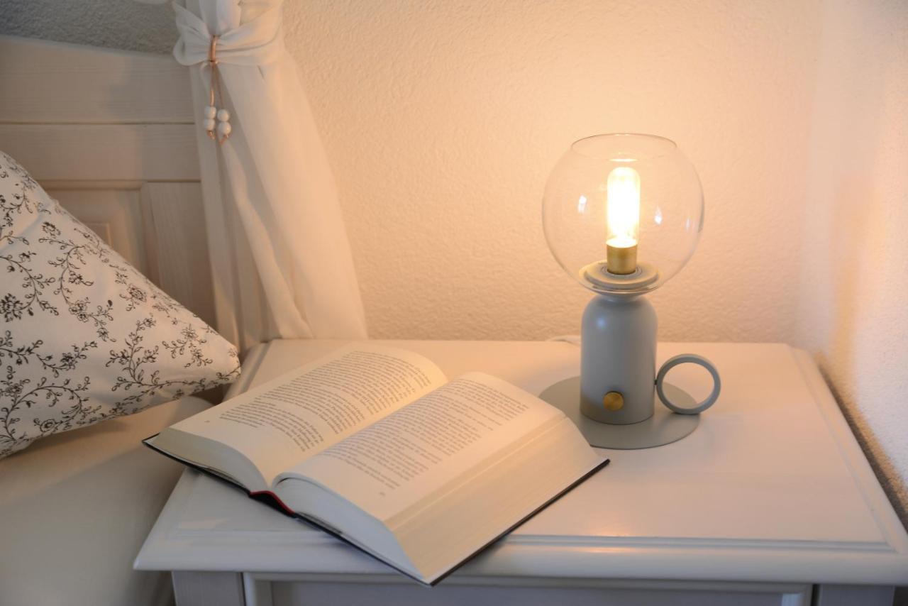 דאון Ferienwohnung Die Alte Schule מראה חיצוני תמונה
