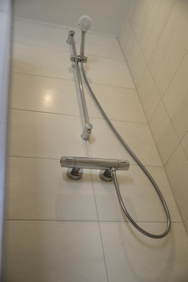 דאון Ferienwohnung Die Alte Schule מראה חיצוני תמונה